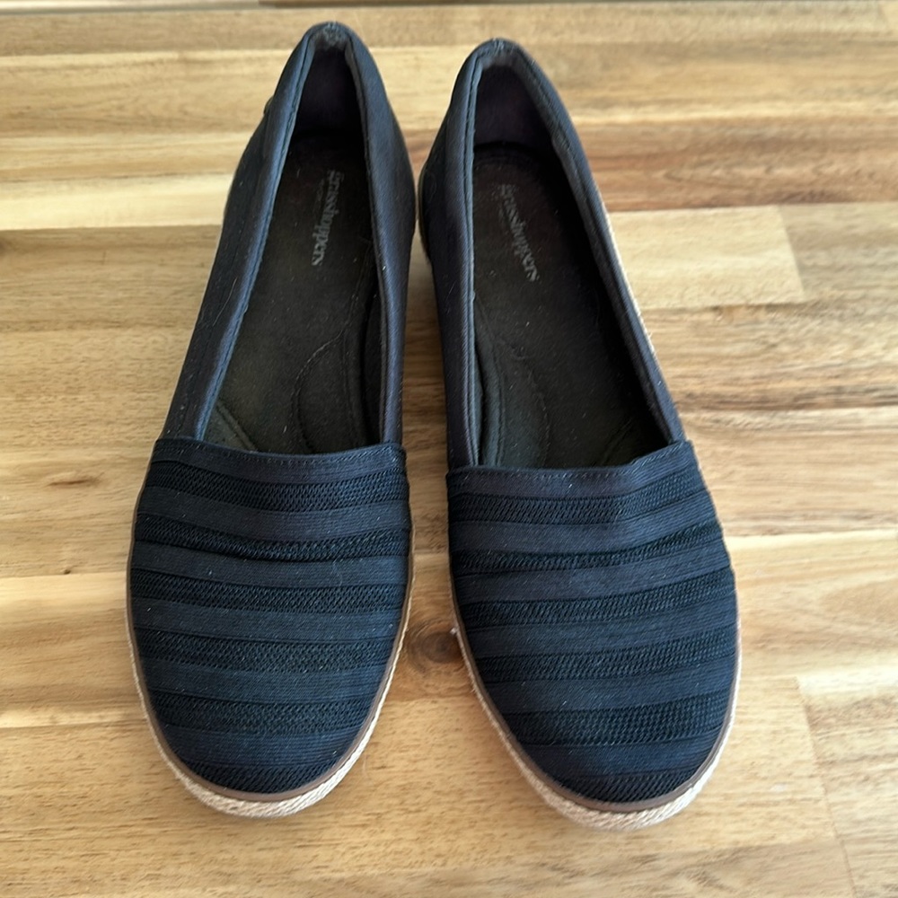 Grasshoppers Black Memory Foam Flats/Mini Wedges - size 10